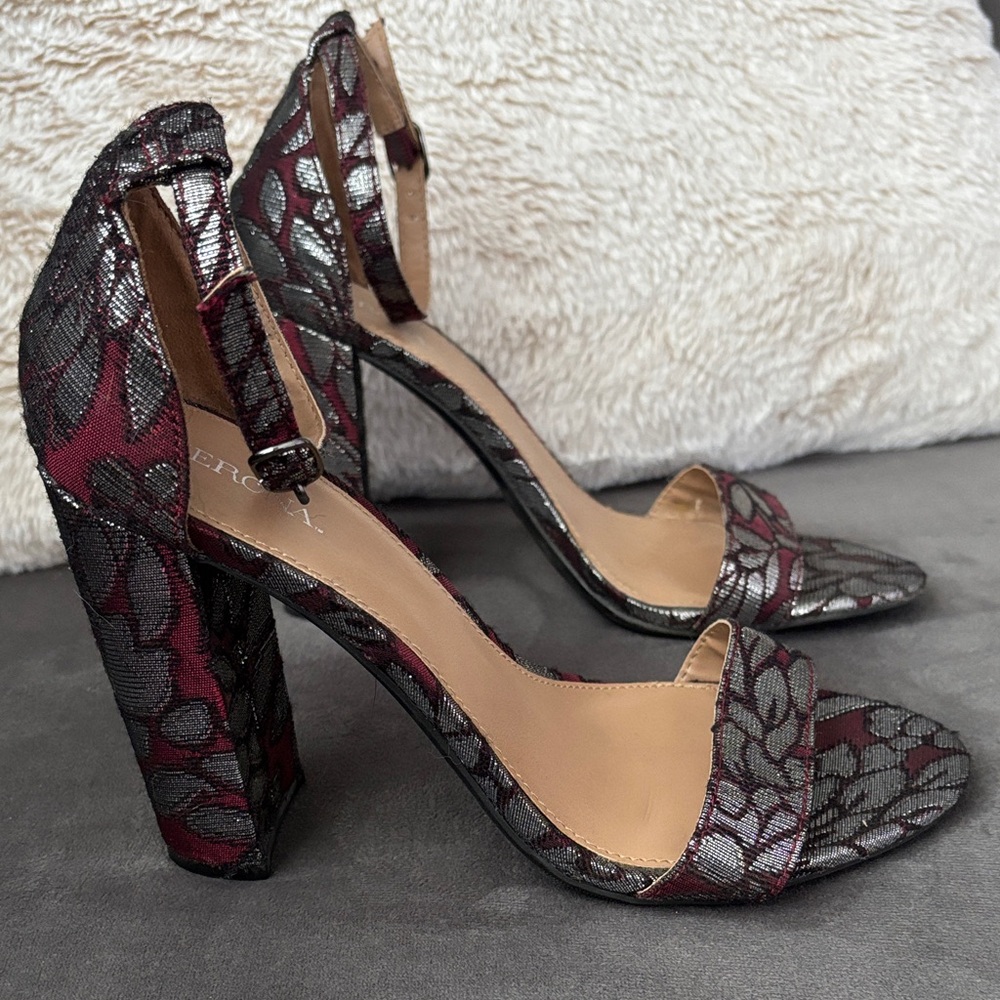 Maroon and Gray Floral heels 4”